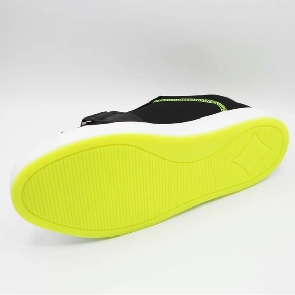 NEW MCM RUNNERS SHOES KICKS NEON GREEN BLACK STRAP DUST COVER - Picture 5 of 7